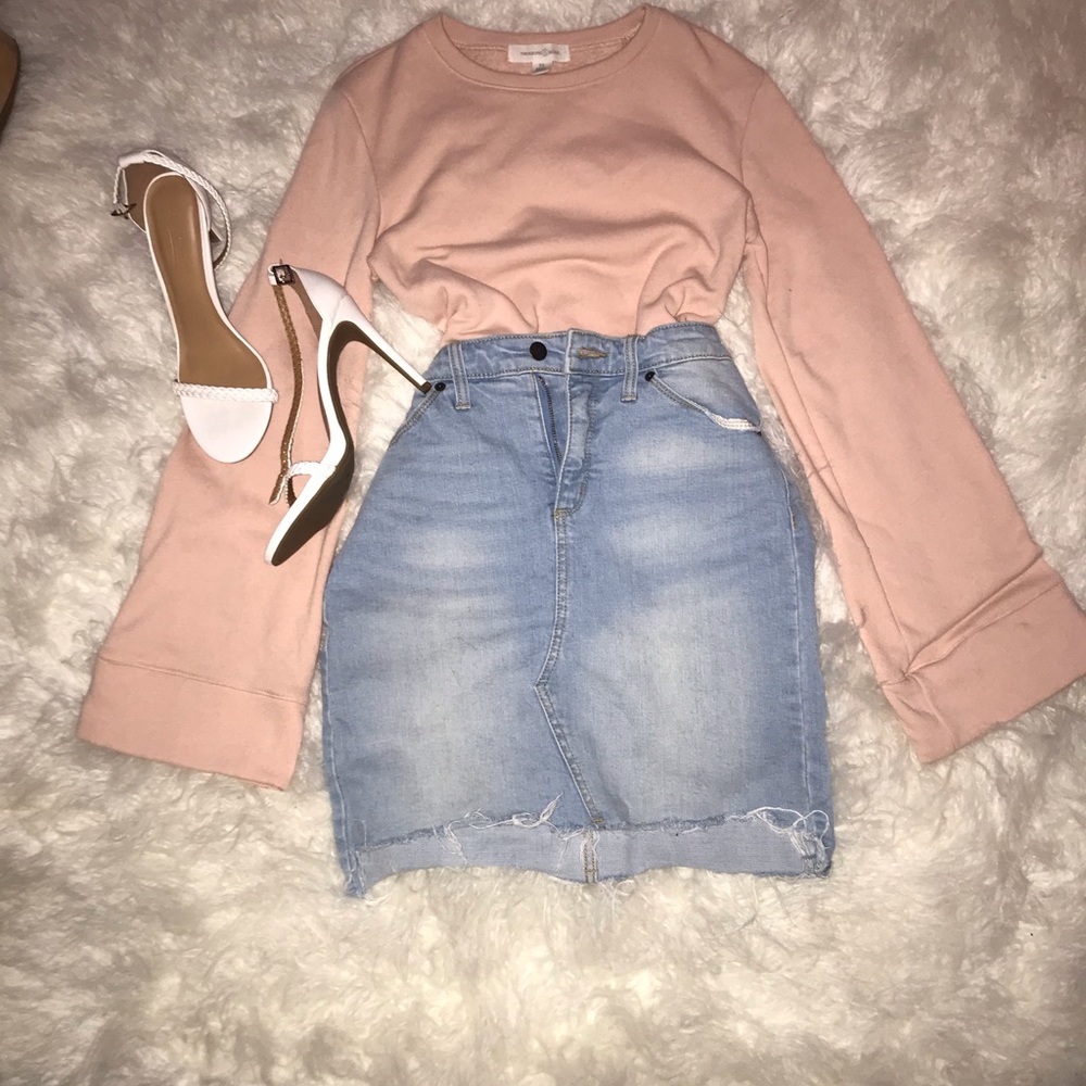Pink Crop Top Sweater Size XS With Bell Sleeves